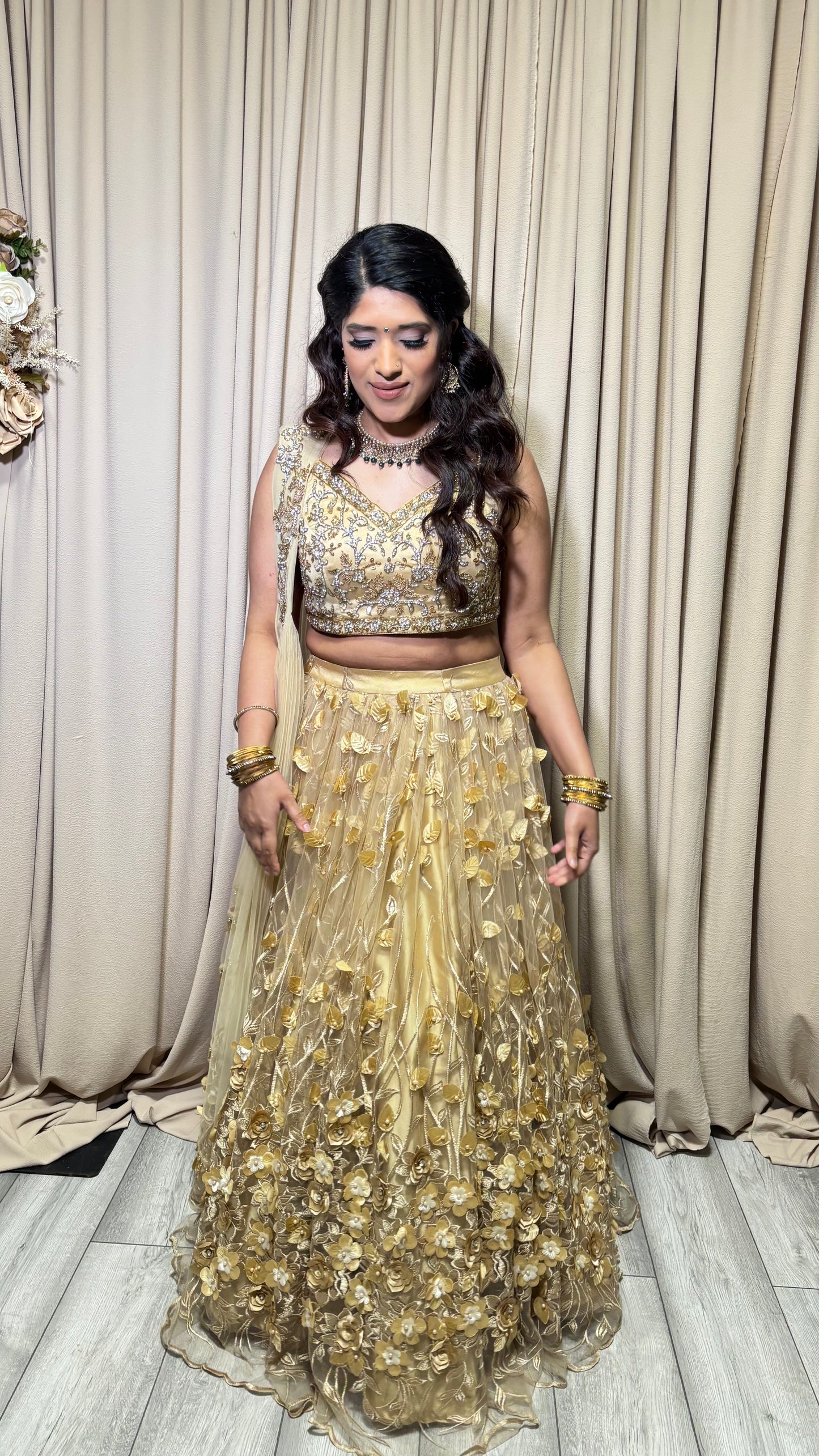 Embroided Golden Lenhga