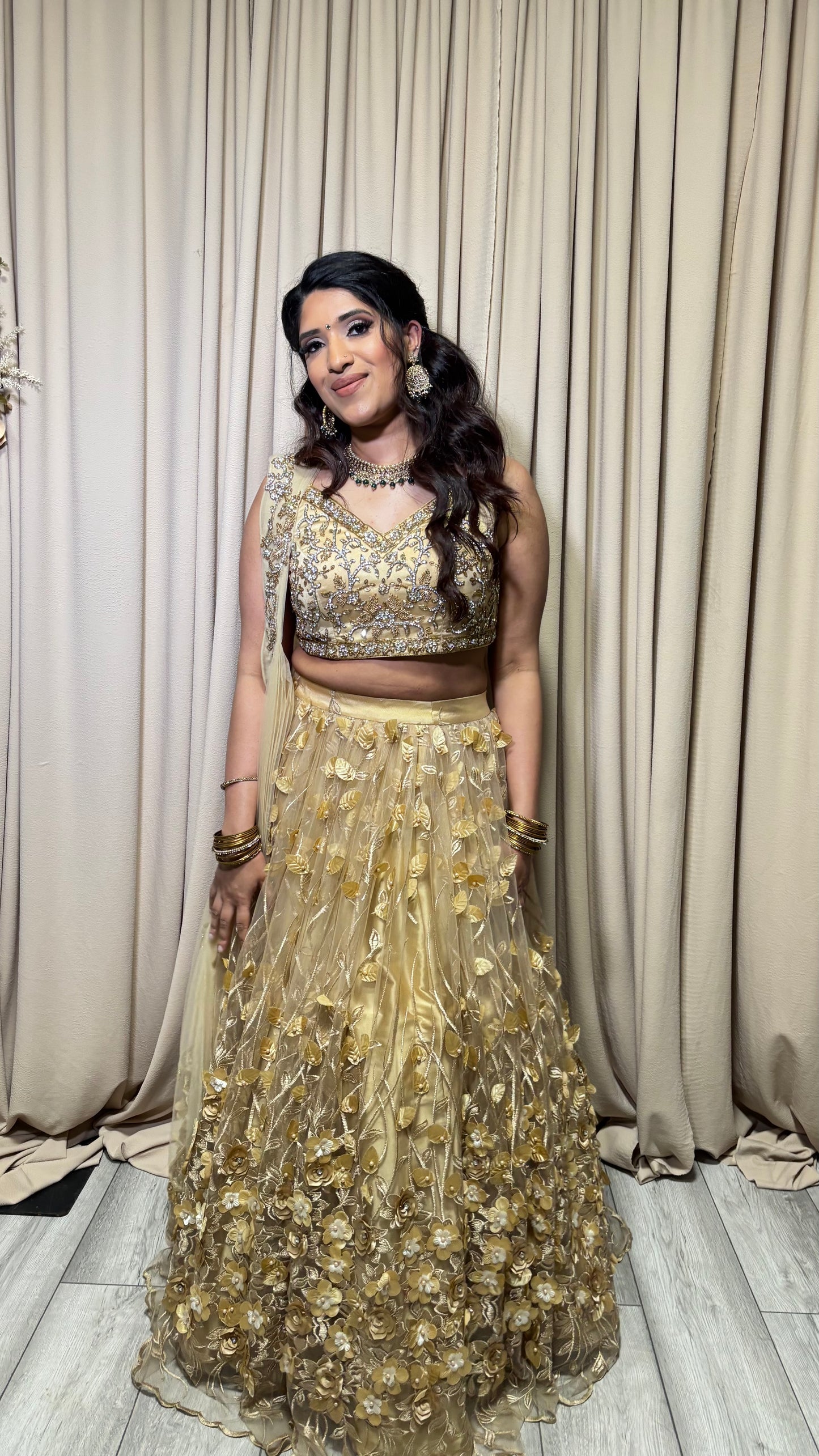 Embroided Golden Lenhga