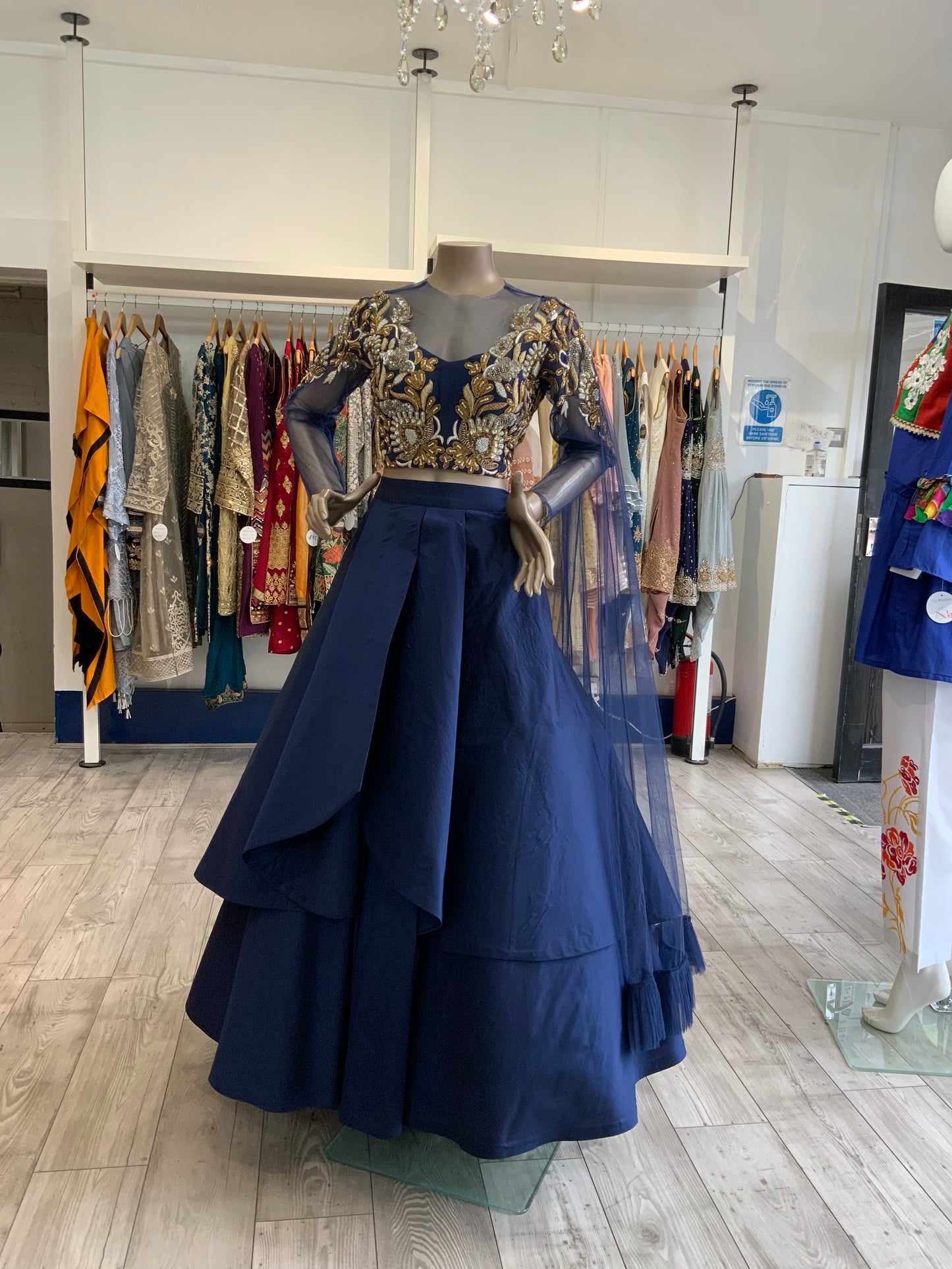 MADE TO MEASURE AVAILABLE IN ANY COLOUR